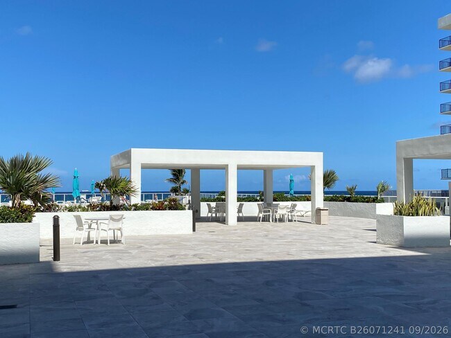 Building Photo - 3450 S Ocean Blvd