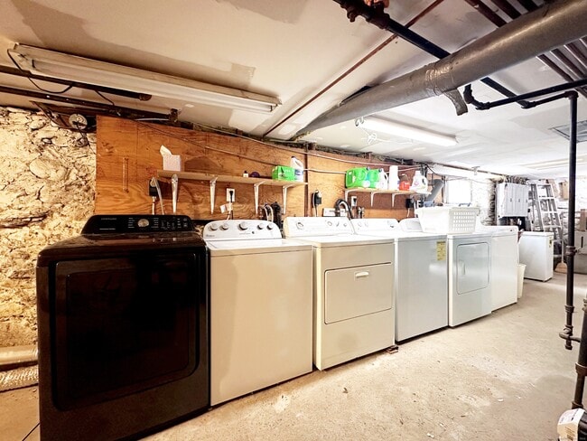 Building Photo - 76 Nichols Ave