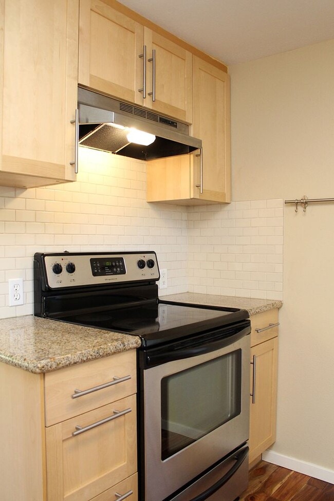 Building Photo - 4216 NE Simpson St
