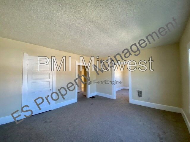Building Photo - 447 E Jefferson St