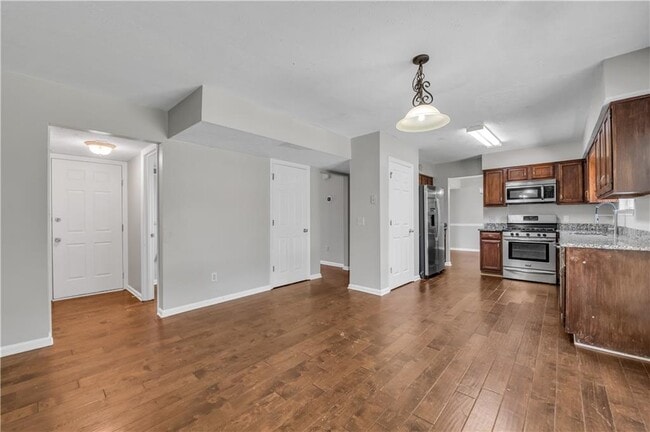 Building Photo - 4890 Evergreen Valley Way