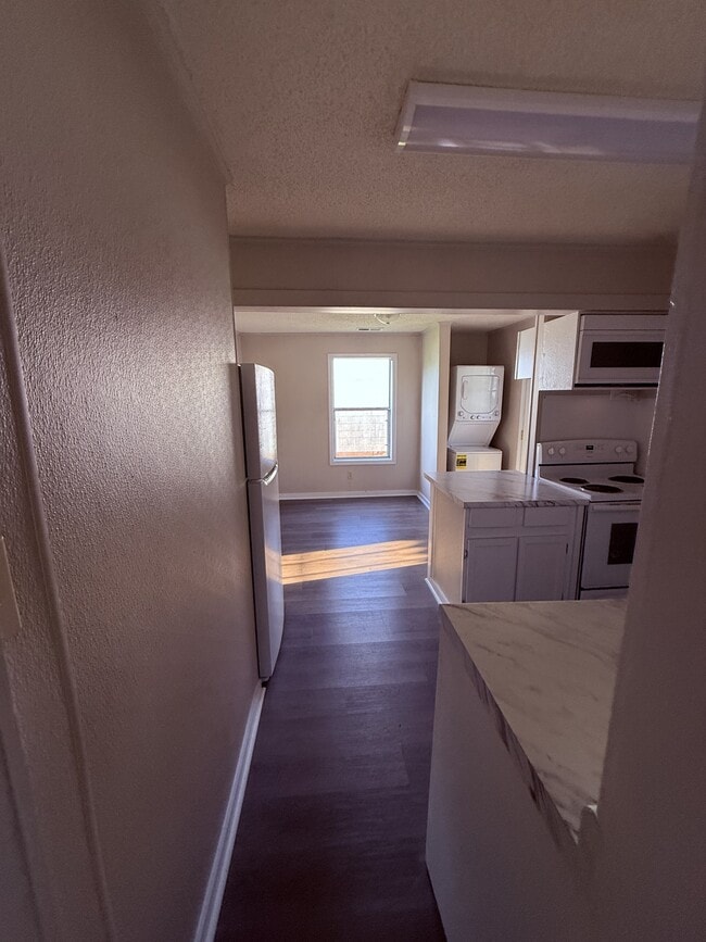 Building Photo - 724 McArthur Blvd