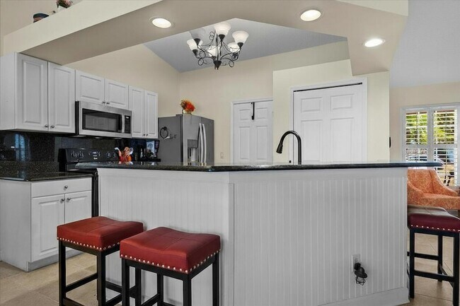 Building Photo - 1960 SE Bowie St