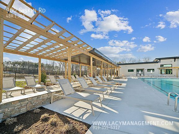 Building Photo - 900 Siskin Rd