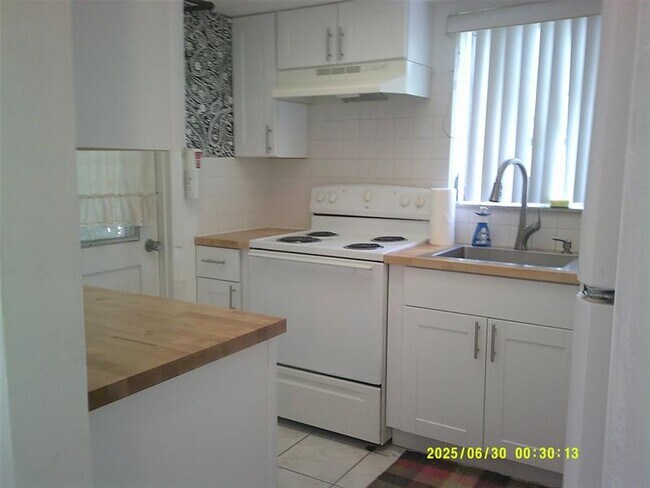 Building Photo - 5800 Margate Blvd