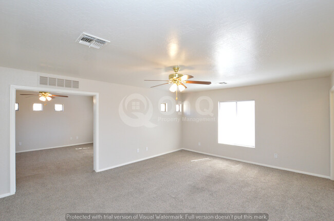 Building Photo - Heather Grove! Phoenix 3 Bedroom/2.5 Bath ...