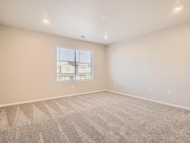 Building Photo - 12225 Creamery St