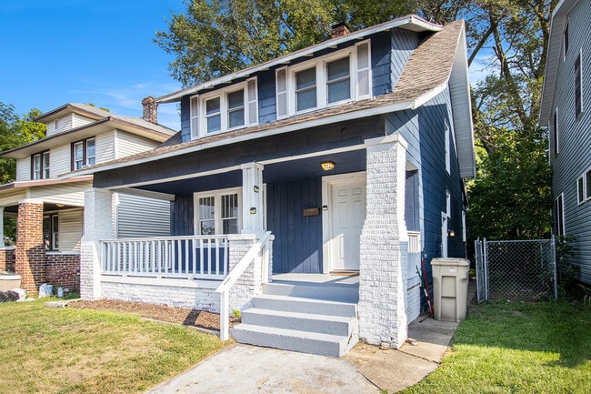 Building Photo - 805 Miner St