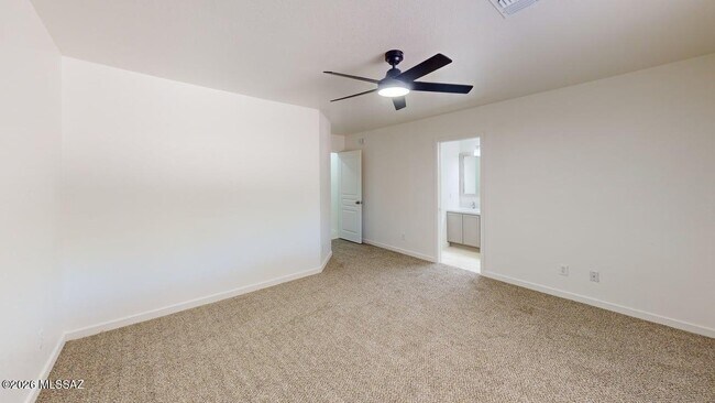 Building Photo - 2574 W Southern Star Dr
