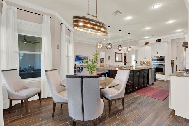 Building Photo - 3920 Grassland Lp