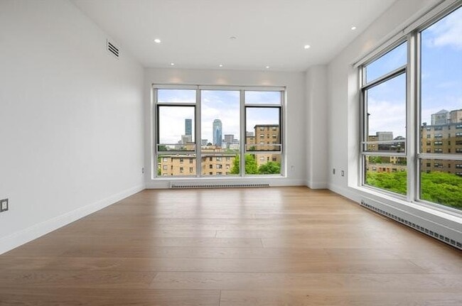 Building Photo - 700 Harrison Ave