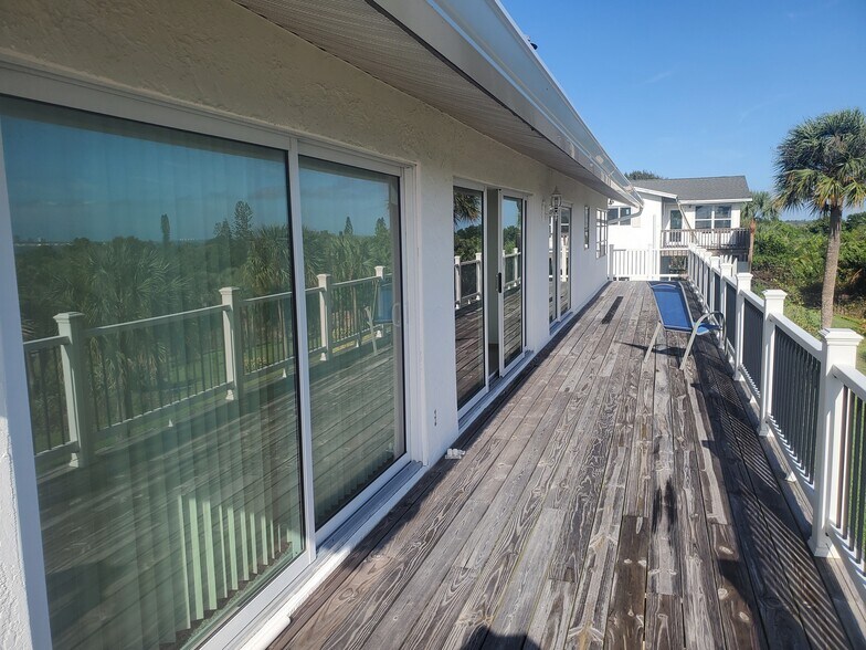 Building Photo - 4203 NE Skyline Dr