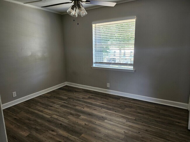 Building Photo - 2020 Watts Rd