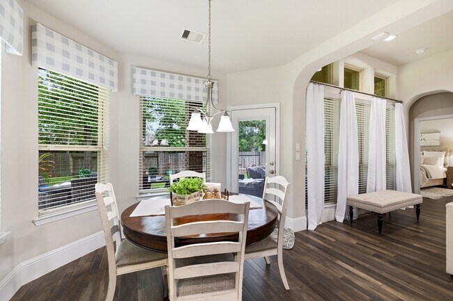 Building Photo - 19 Cohasset Pl