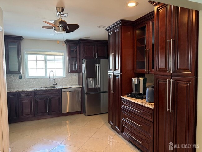 Building Photo - 652A Ardmore Rd