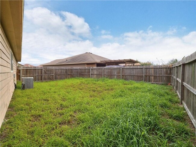 Building Photo - 4 BD 2BTH house in Flour Bluff