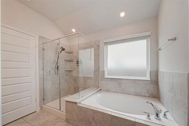 Building Photo - Pearland Place, Pearland, TX 77581 - 3 BR 2 BA Single-Family Home