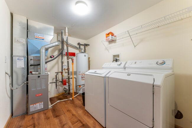 Building Photo - 61 Cantal Ct