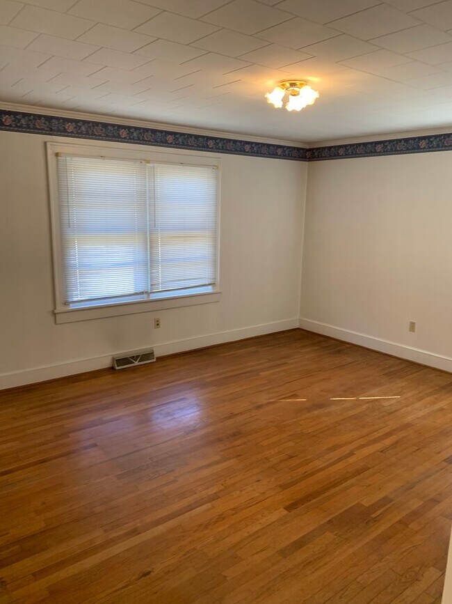 Building Photo - 3 bedroom Salisbury home