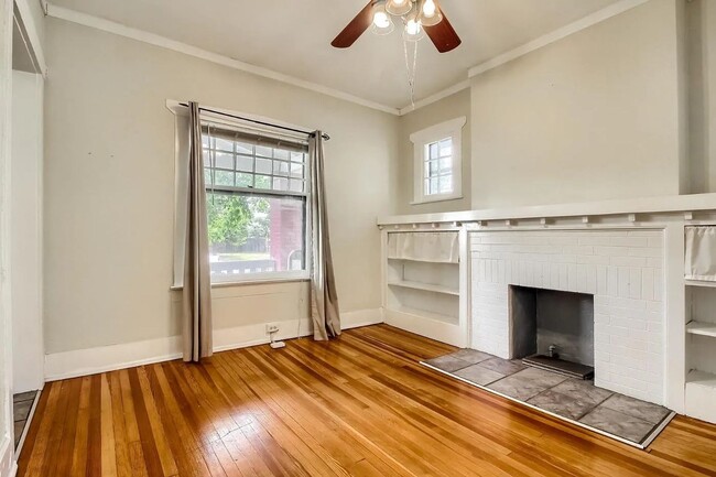 Building Photo - Charming 3-Bedroom Bungalow with Oversized...