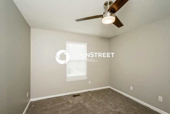 Building Photo - 3 Bedroom Pet-Friendly Home in Jeffersonvi...