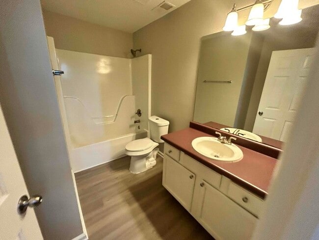 Building Photo - 987 Brecken Ln