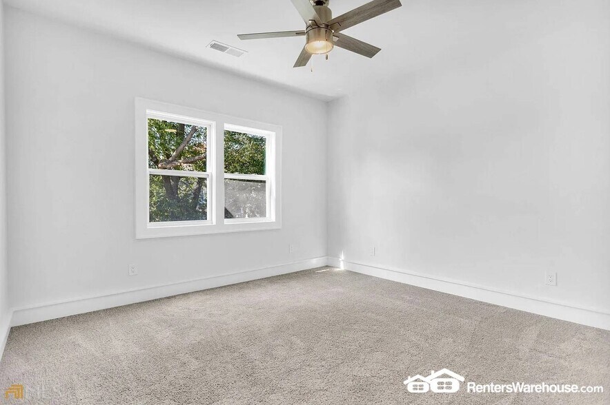 Building Photo - 3196 Mae Ave NE