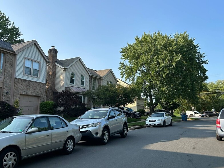 Street - 5556 Village Center Dr