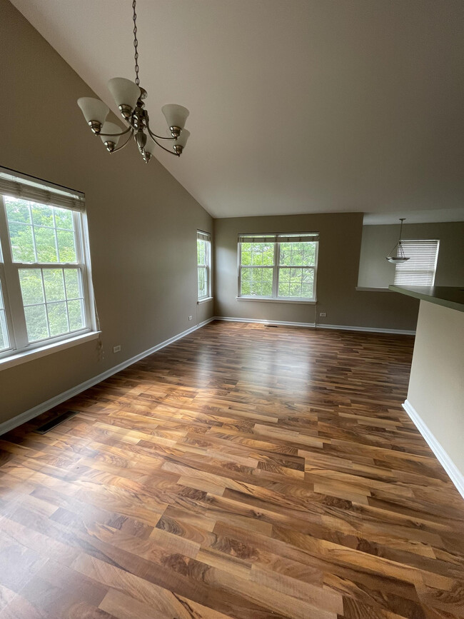 Building Photo - 1242 Brookdale Dr