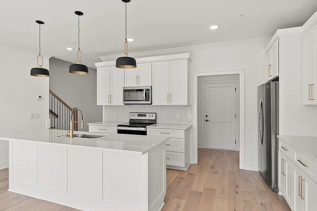 Building Photo - 815 Vickery Dr