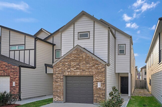 Building Photo - 15345 Estrella Rd E