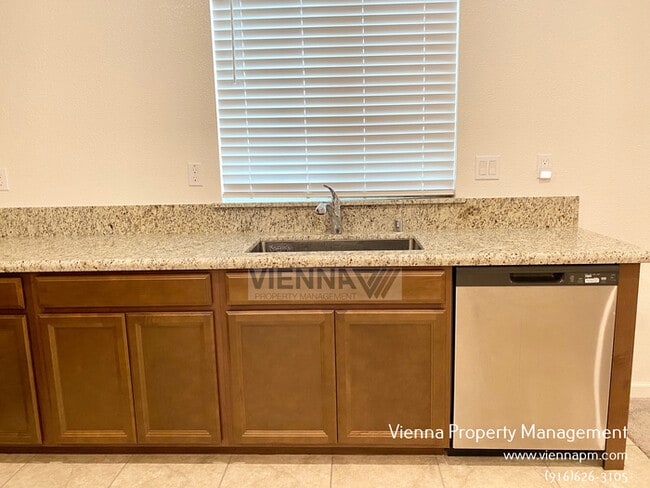 Building Photo - 9184 Osterville Dr