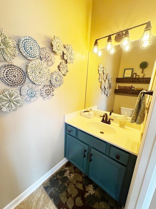 Building Photo - 2688 Woodlawn Way