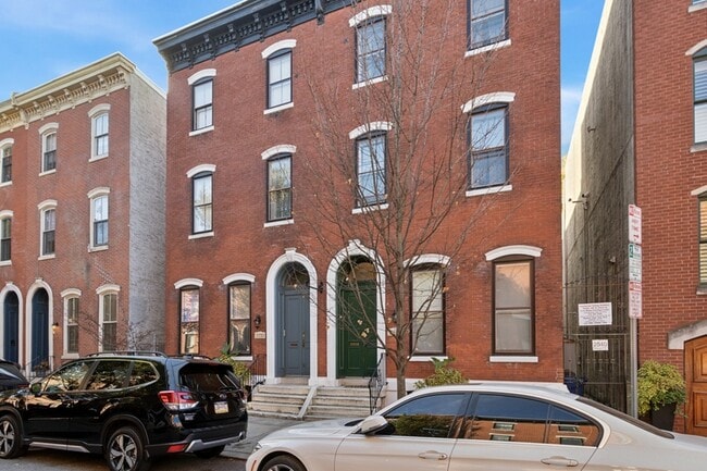 Building Photo - 2038 Wallace St