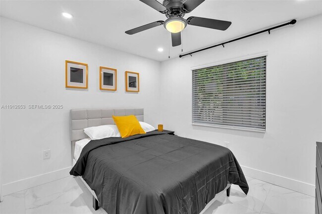 Building Photo - 923 NW 110th St