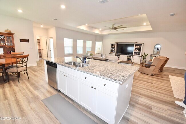 Building Photo - 4858 Sweetspire Dr