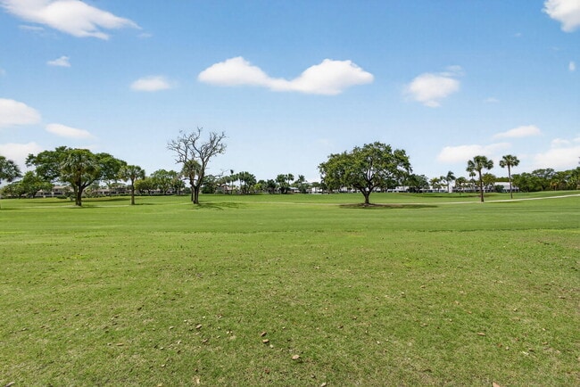 Building Photo - 18221 SE Fairview Cir