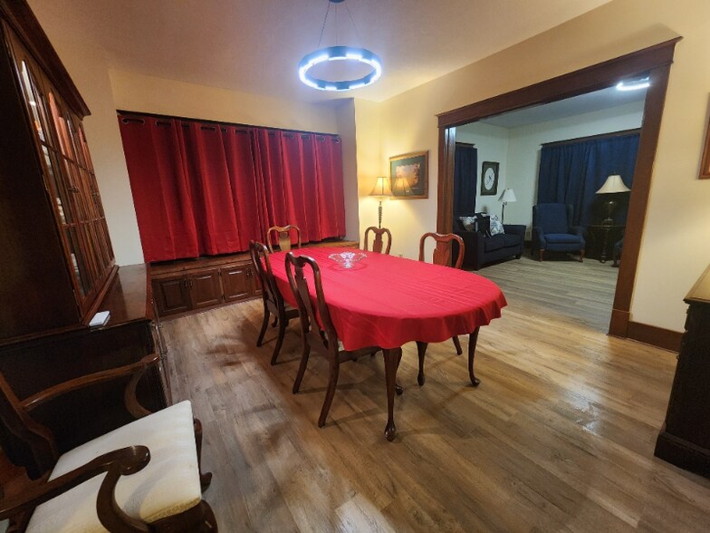 Building Photo - 614 Hwy 44 W