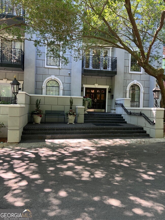 Building Photo - 3071 Lenox Rd NE