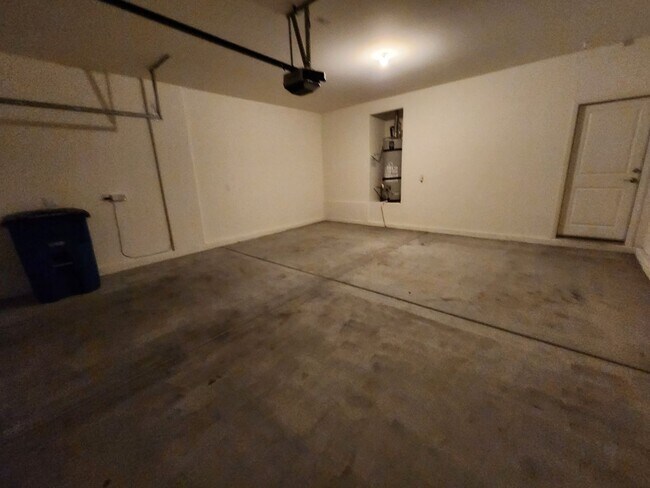 Building Photo - A Fairly New Home with 5 Bedrooms in a gated community