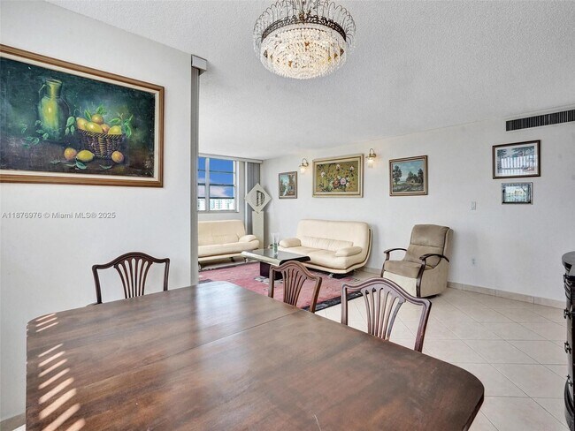 Building Photo - 1833 S Ocean Dr