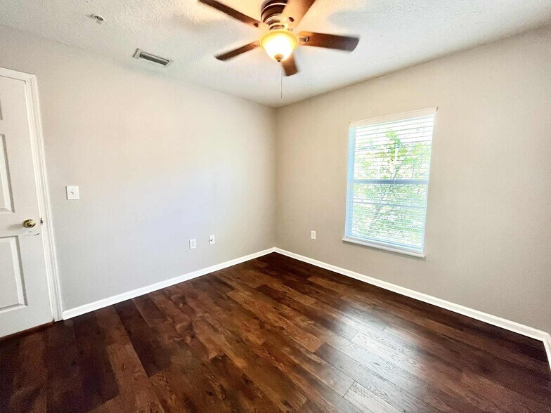 Building Photo - 2780 Golden Lake Loop