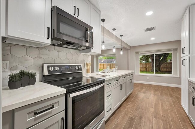 Building Photo - 16634 Bougainvilla Ln