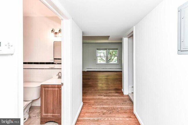 Building Photo - 130 S 29th St