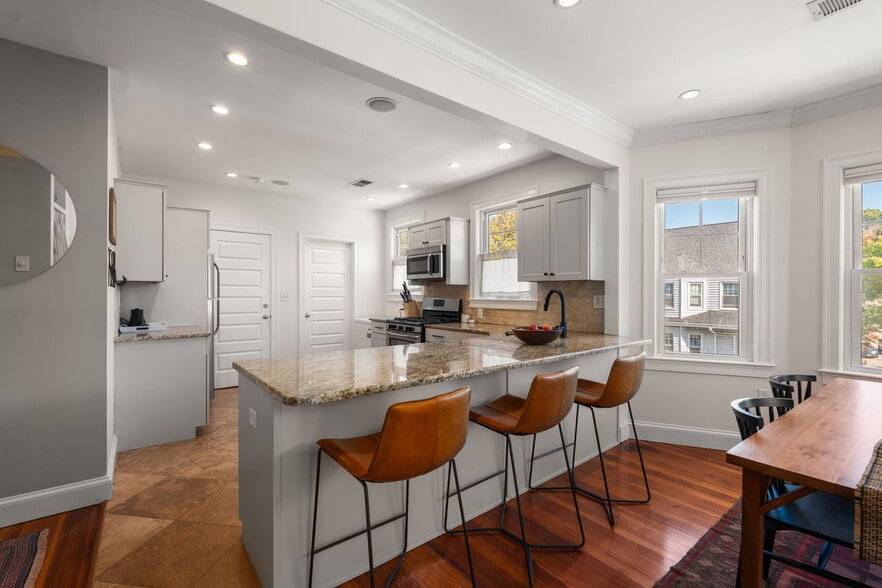 Building Photo - 22 S Walter St