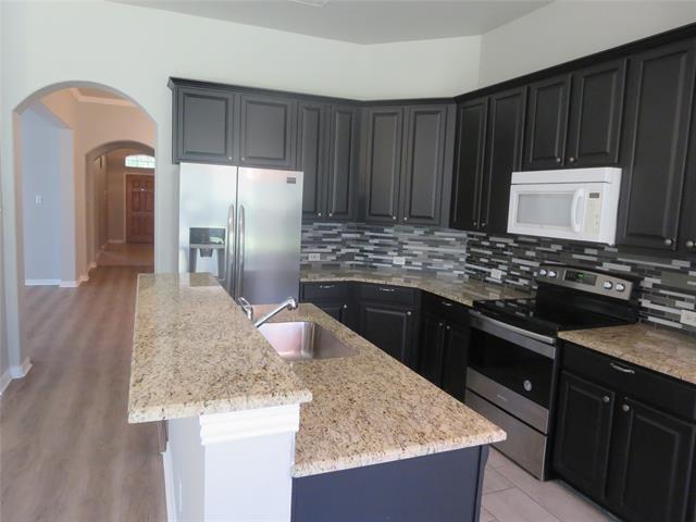 Building Photo - 8376 Davis Dr