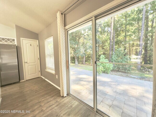 Building Photo - 204 Candlebark Dr