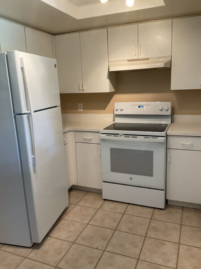 Building Photo - The Grand Isles - Key Lago