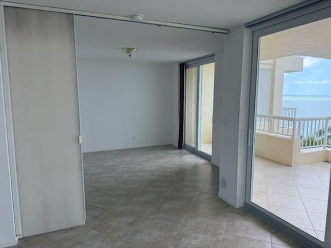 Building Photo - 990 Cape Marco Dr