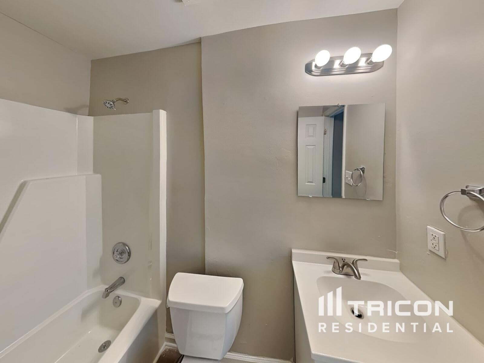 Building Photo - 6631 Flat Rock Dr
